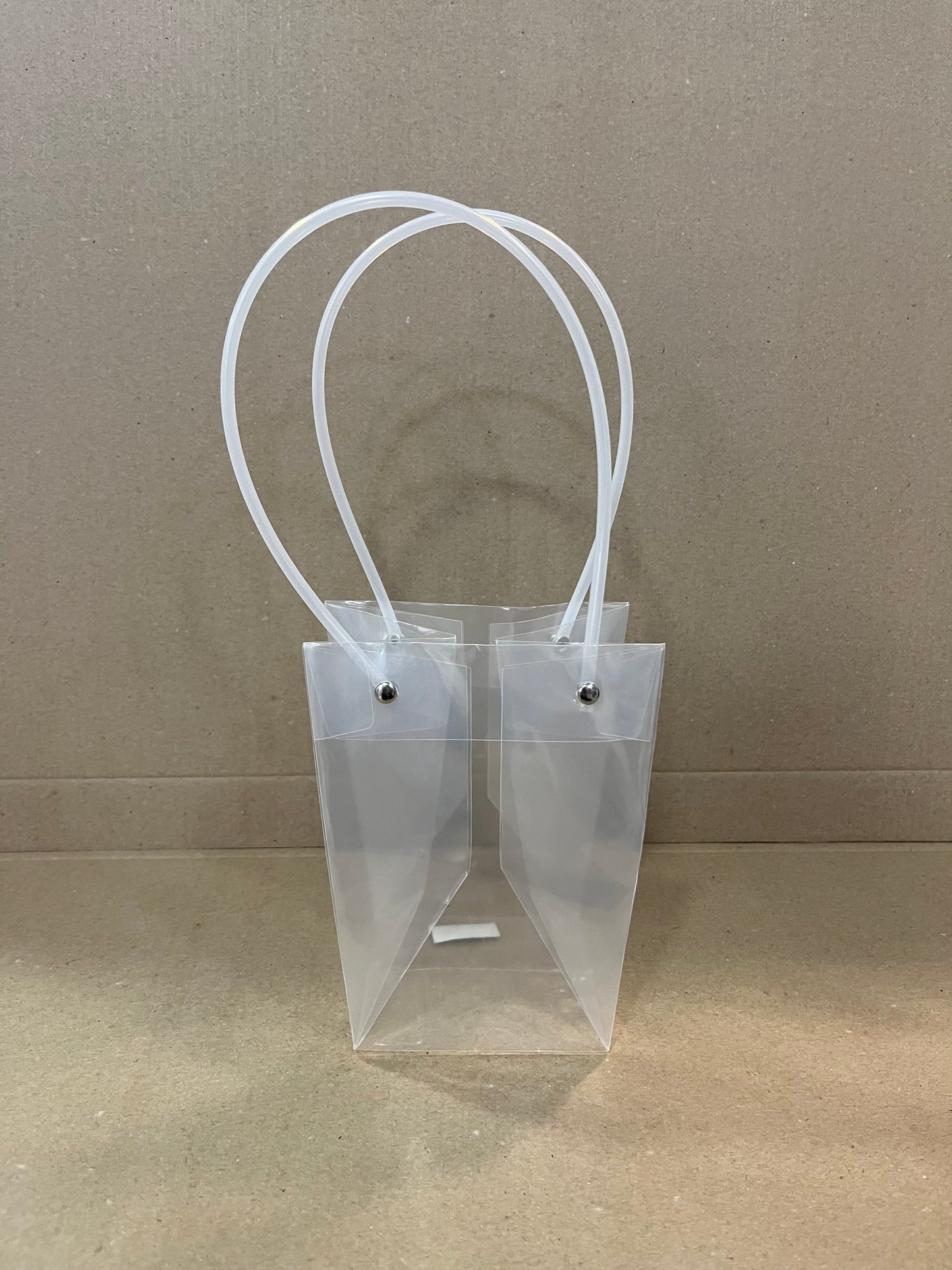 שקית נייר קשיחה עם ידית שקופה (10 יחידות)